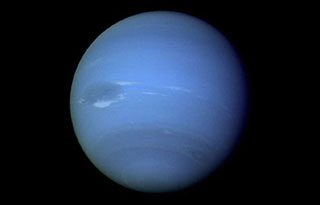 Der blaue Planet Neptun - aufgenommen von der Raumsonde VOYAGER 2 im August 1989